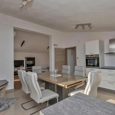 Gorgeous In Glavina Donja With Swimming Pool Casa vacanze